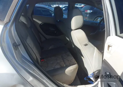 2013 Ford Fiesta Se z USA, uszkodzony, nr VIN 3FADP4EJ5DM213587